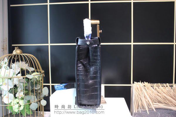 FENDI男包 纖薄款 PEEKABOO FIT手袋 黑色啞光效果 鱷魚皮 纖薄手提包 芬迪男挎包  fdz2070